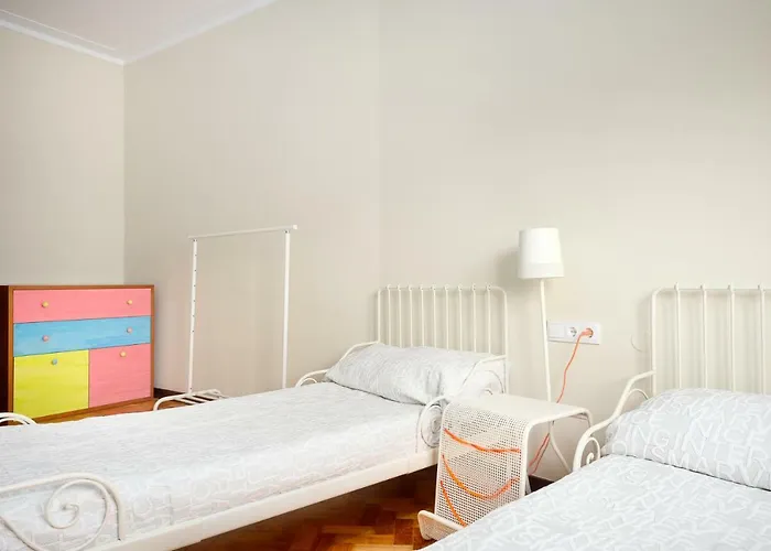 Big Families & Groups Bonjardim Views 5 Bedrooms 3 Bathrooms Oporto