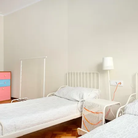Big Families & Groups Bonjardim Views 5 Bedrooms 3 Bathrooms Oporto