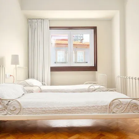 Big Families & Groups Bonjardim Views 5 Bedrooms 3 Bathrooms *