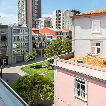 Big Families & Groups Bonjardim Views 5 Bedrooms 3 Bathrooms Apartment *