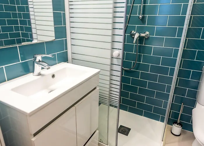 Big Families & Groups Bonjardim Views 5 Bedrooms 3 Bathrooms Apartment Porto