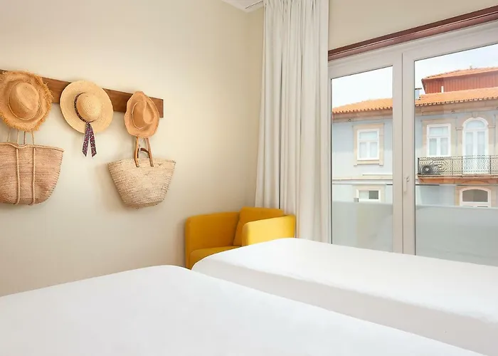 Big Families & Groups Bonjardim Views 5 Bedrooms 3 Bathrooms Oporto