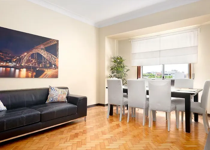 Big Families & Groups Bonjardim Views 5 Bedrooms 3 Bathrooms * Porto