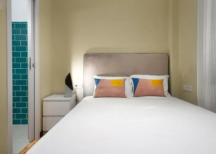 Big Families & Groups Bonjardim Views 5 Bedrooms 3 Bathrooms