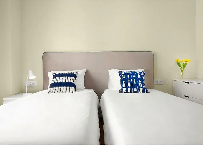 Big Families & Groups Bonjardim Views 5 Bedrooms 3 Bathrooms *