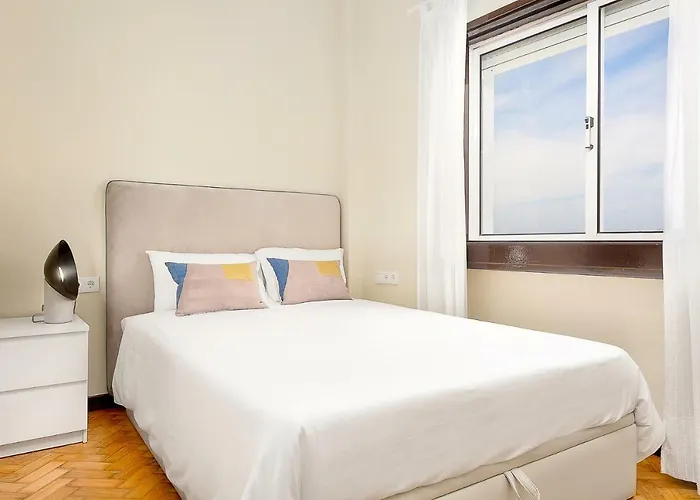 Big Families & Groups Bonjardim Views 5 Bedrooms 3 Bathrooms Appartamento Oporto